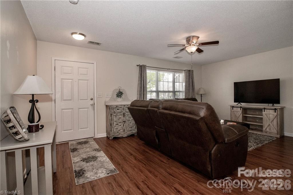 137 Lynch Circle Property Photo 4
