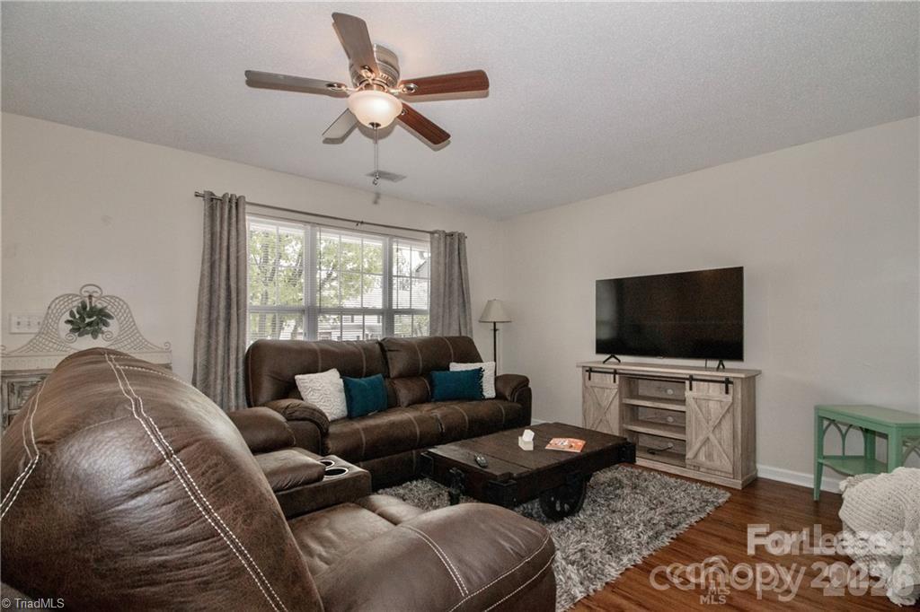137 Lynch Circle Property Photo 7