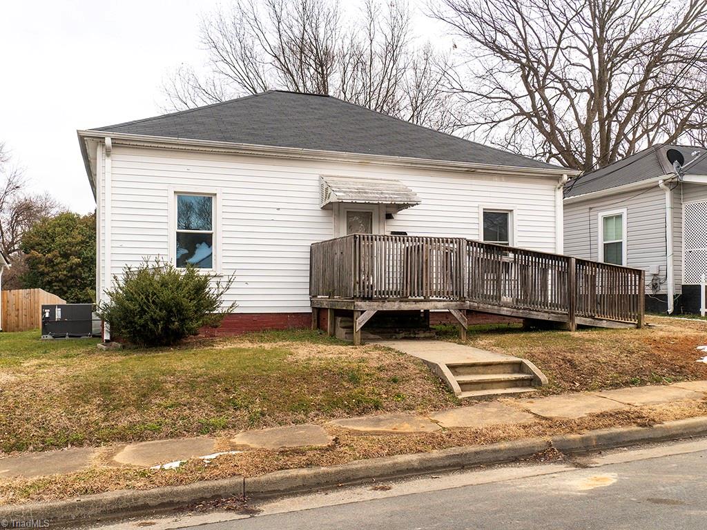 608 Oak Street Property Photo 1