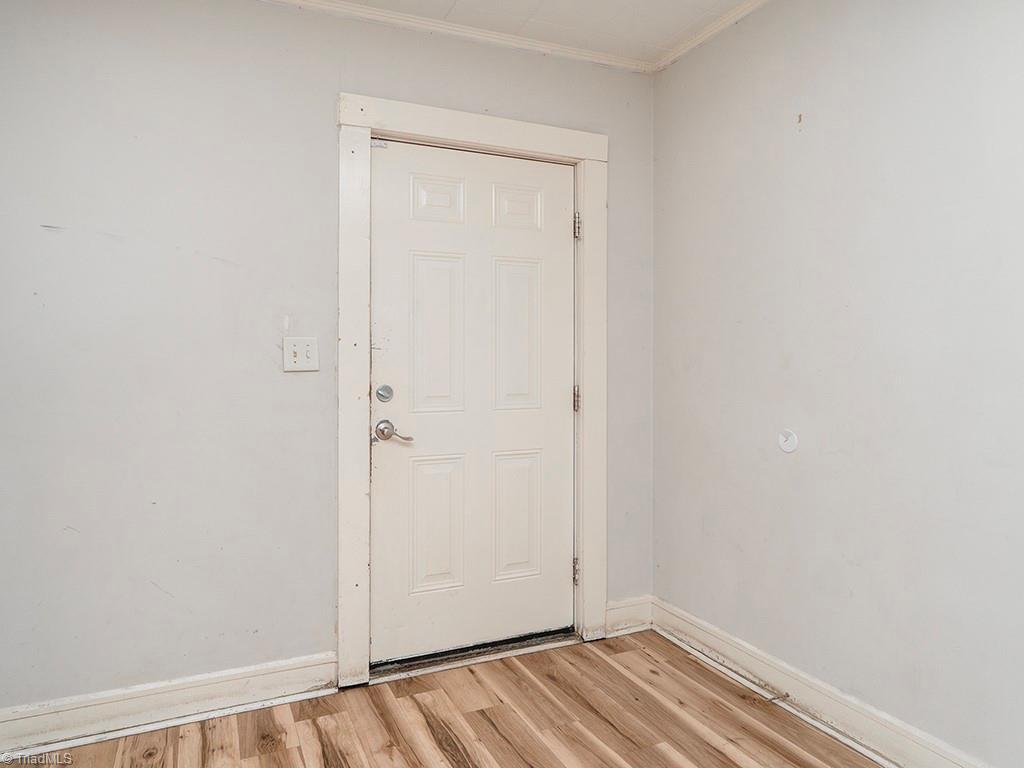 608 Oak Street Property Photo 4