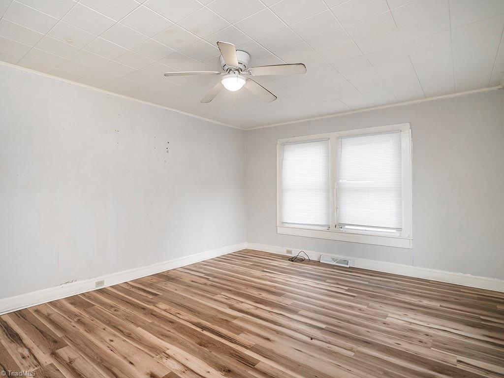 608 Oak Street Property Photo 5
