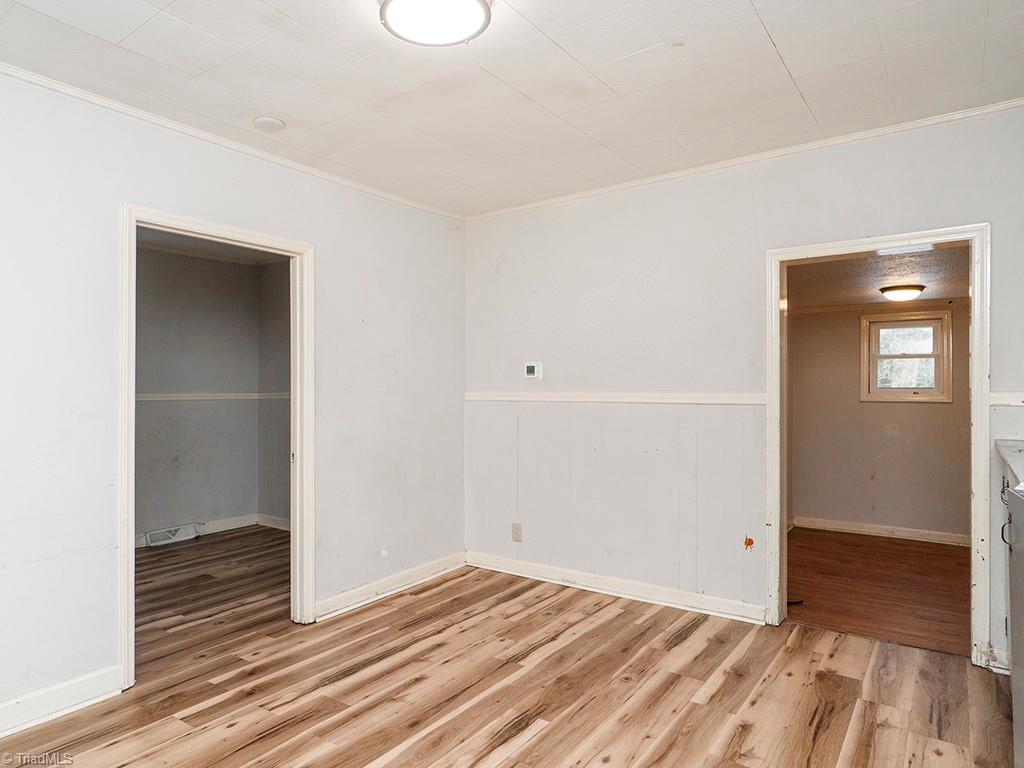 608 Oak Street Property Photo 9