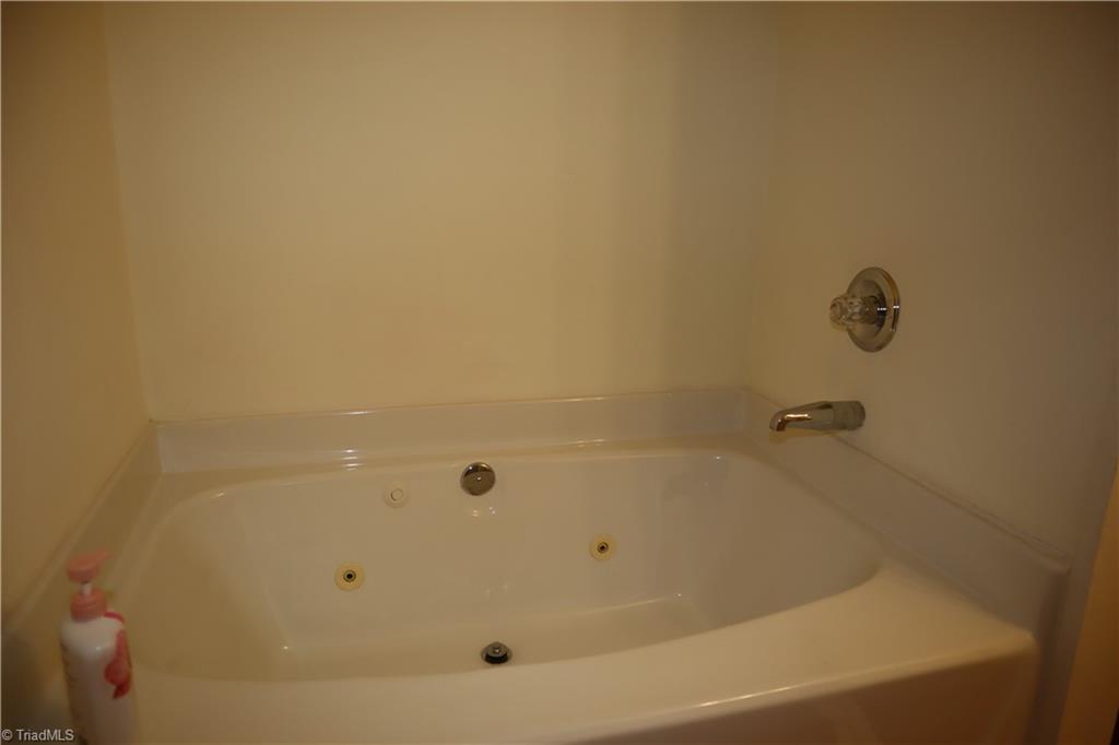 4702 Tuliptree Drive Property Photo 7