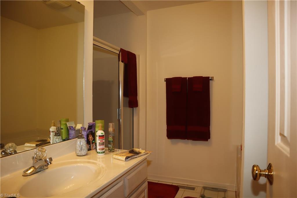 4702 Tuliptree Drive Property Photo 8
