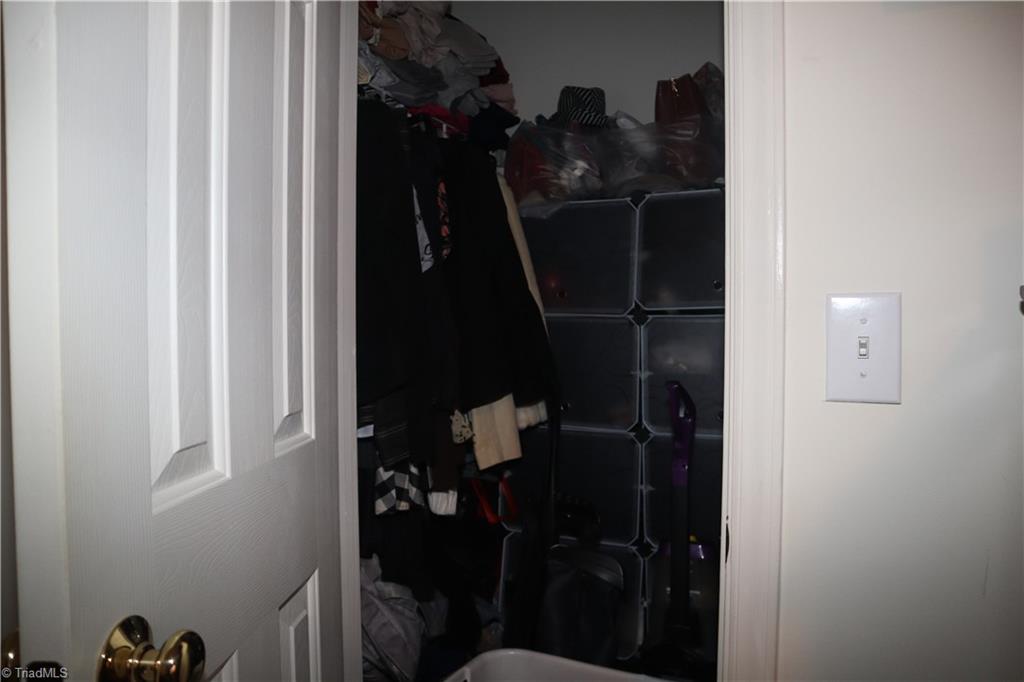 4702 Tuliptree Drive Property Photo 10
