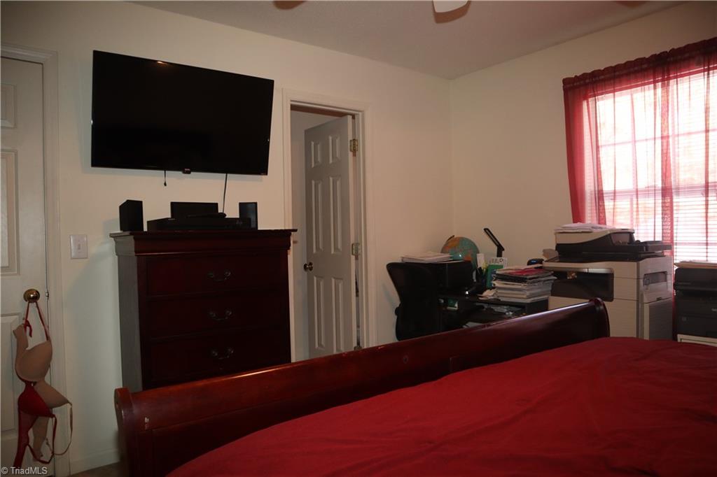 4702 Tuliptree Drive Property Photo 11