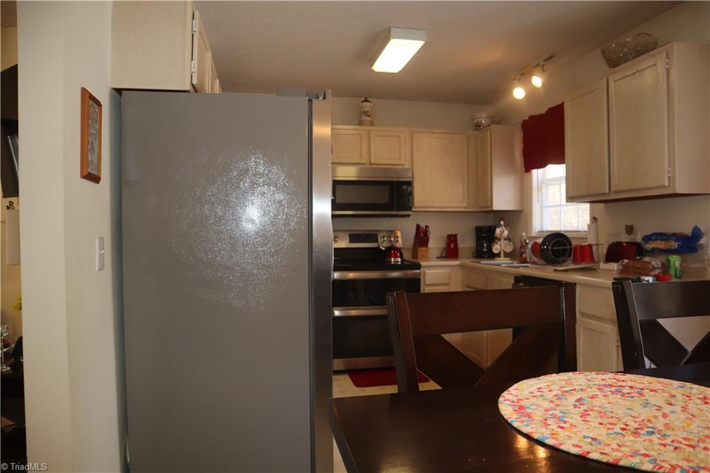 4702 Tuliptree Drive Property Photo 20