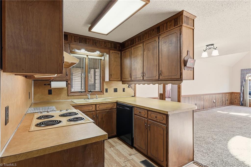 8015 E Us Highway 64 Property Photo 6