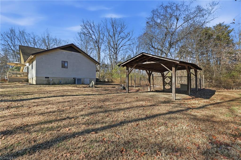8015 E Us Highway 64 Property Photo 17