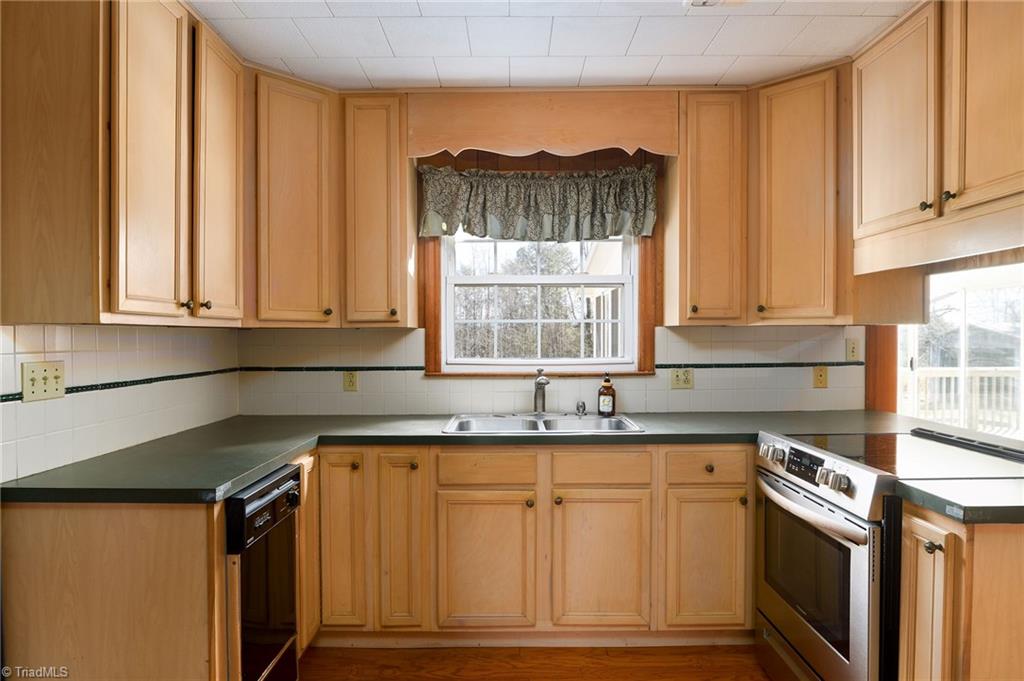 171 Lakey Drive Property Photo 12