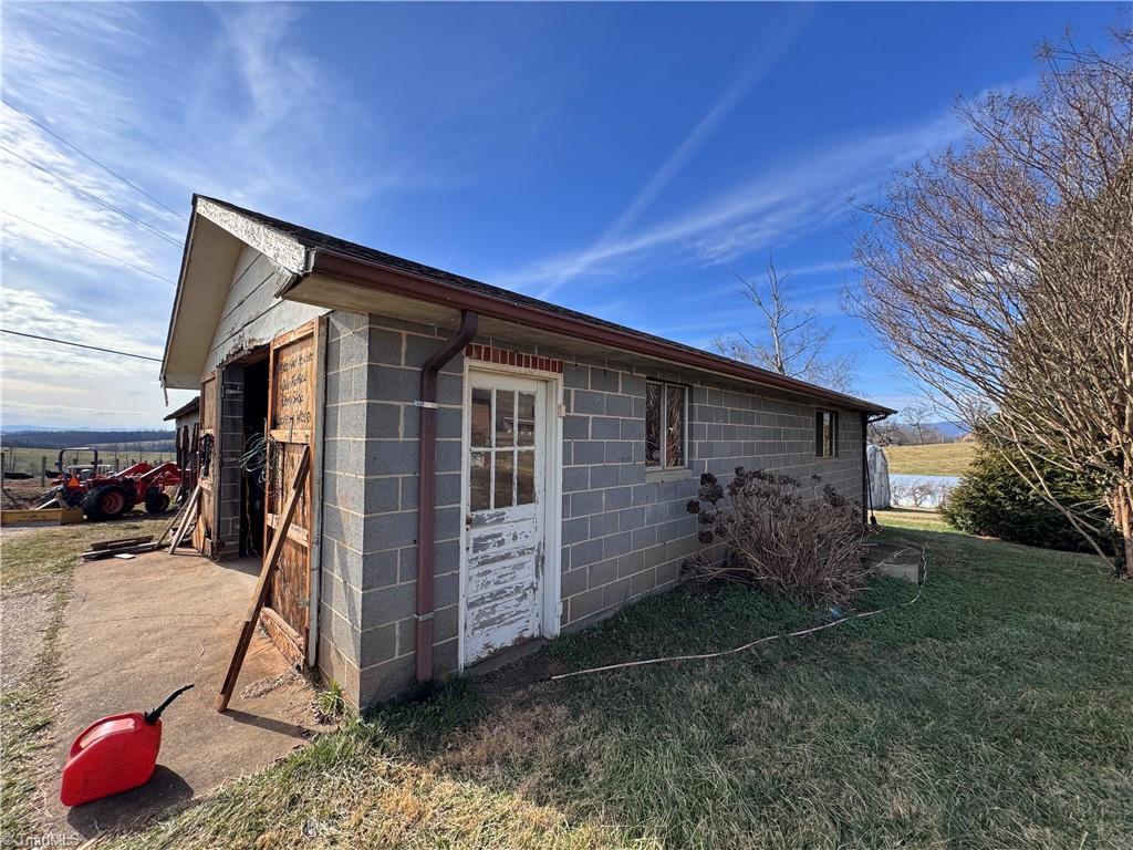 8660 Austin Traphill Road Property Photo 32