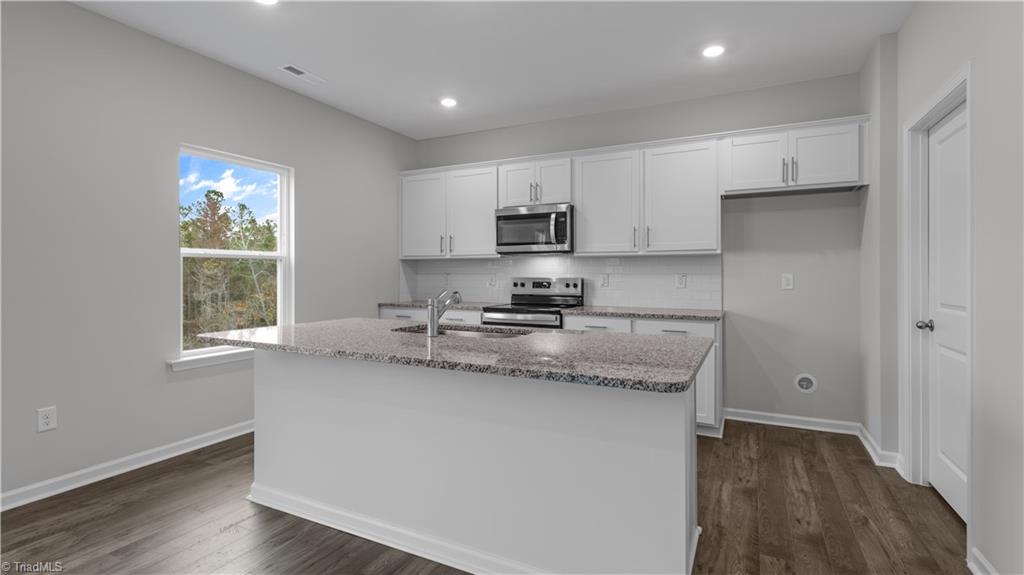 125 Greenbrier Way Property Photo 6