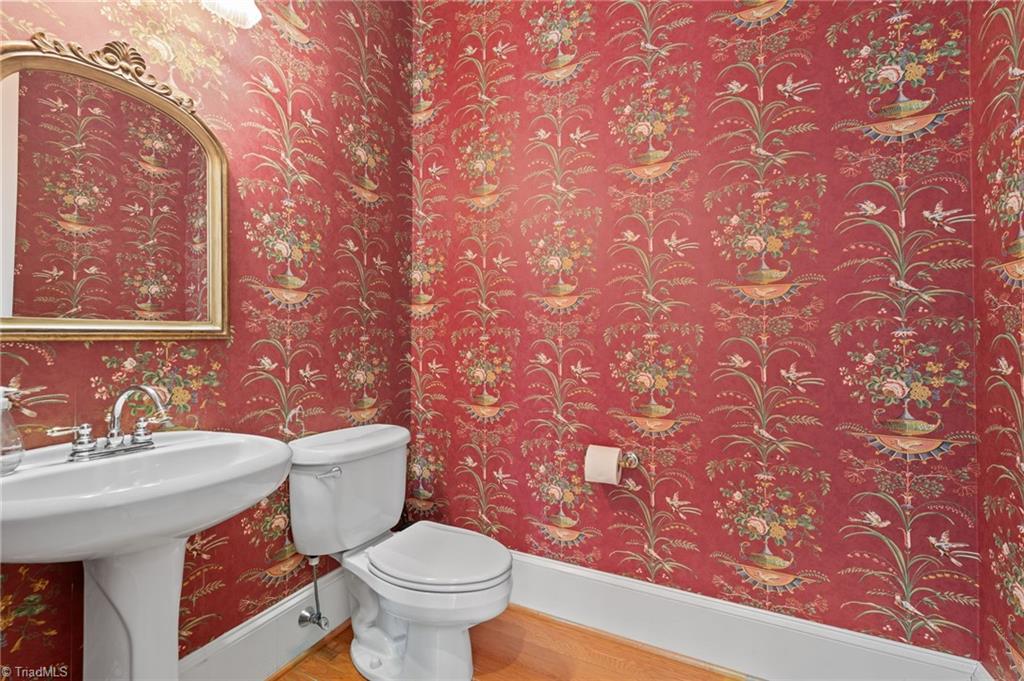 900 Jefferson Wood Lane Property Photo 14