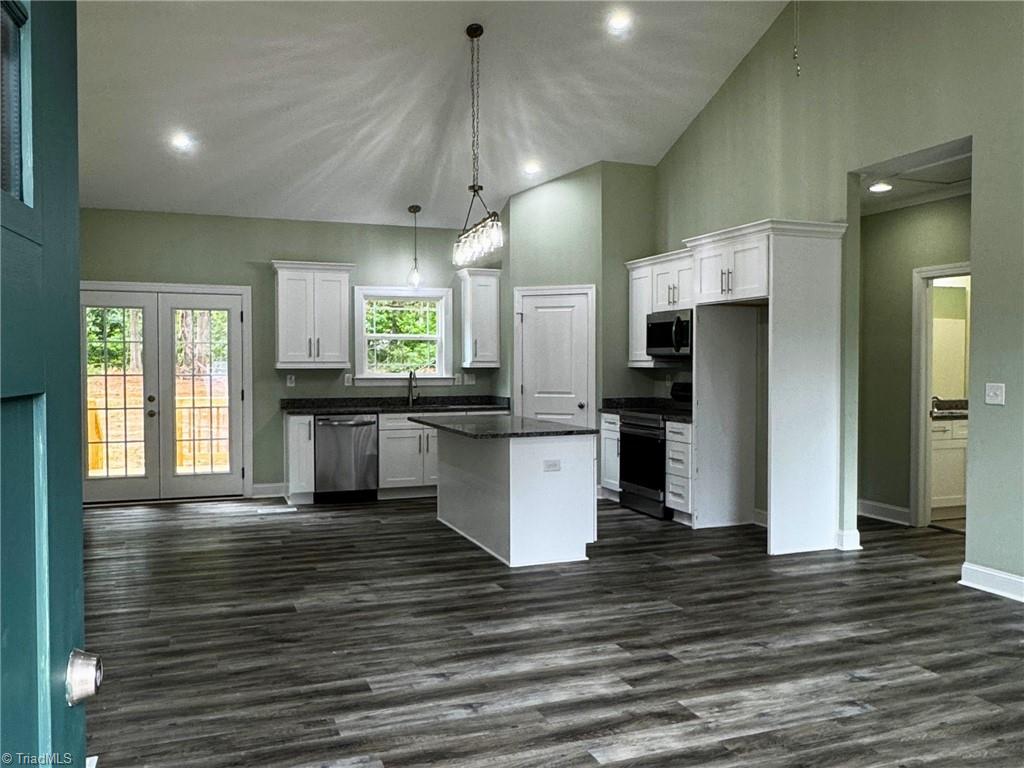 611 Kendall Street Property Photo 2