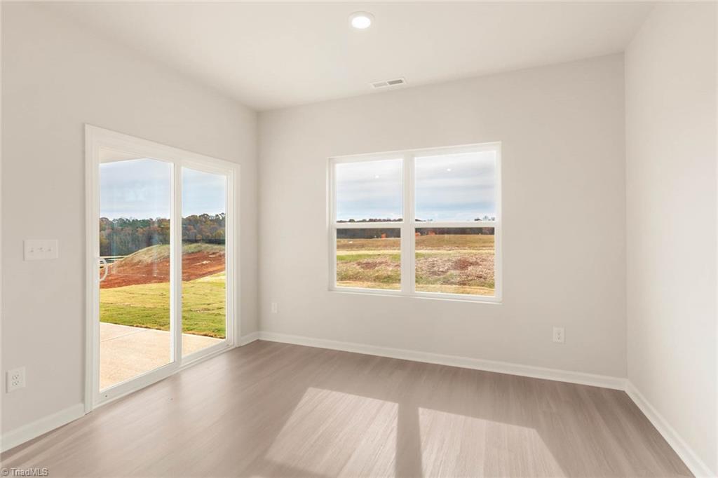 239 Macintosh Drive Property Photo 9