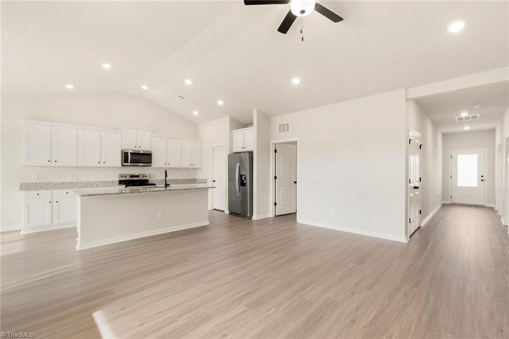 239 Macintosh Drive Property Photo 18