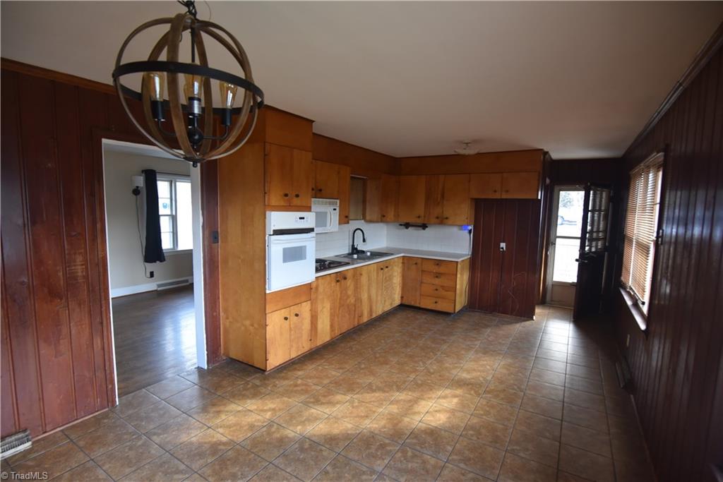 3808 Cash Drive Property Photo 8