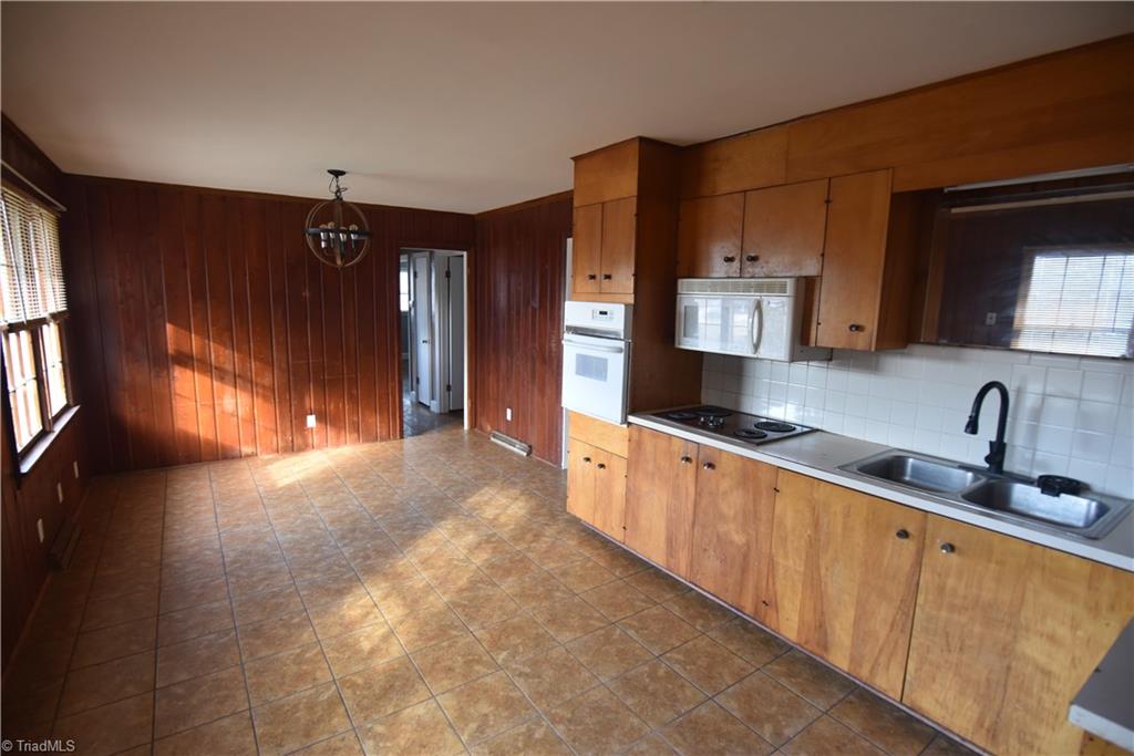 3808 Cash Drive Property Photo 9