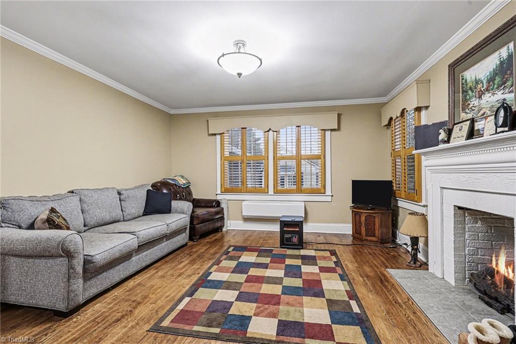 2920 Innes Street Property Photo 7