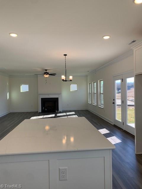 100 Diamond Circle Property Photo 4