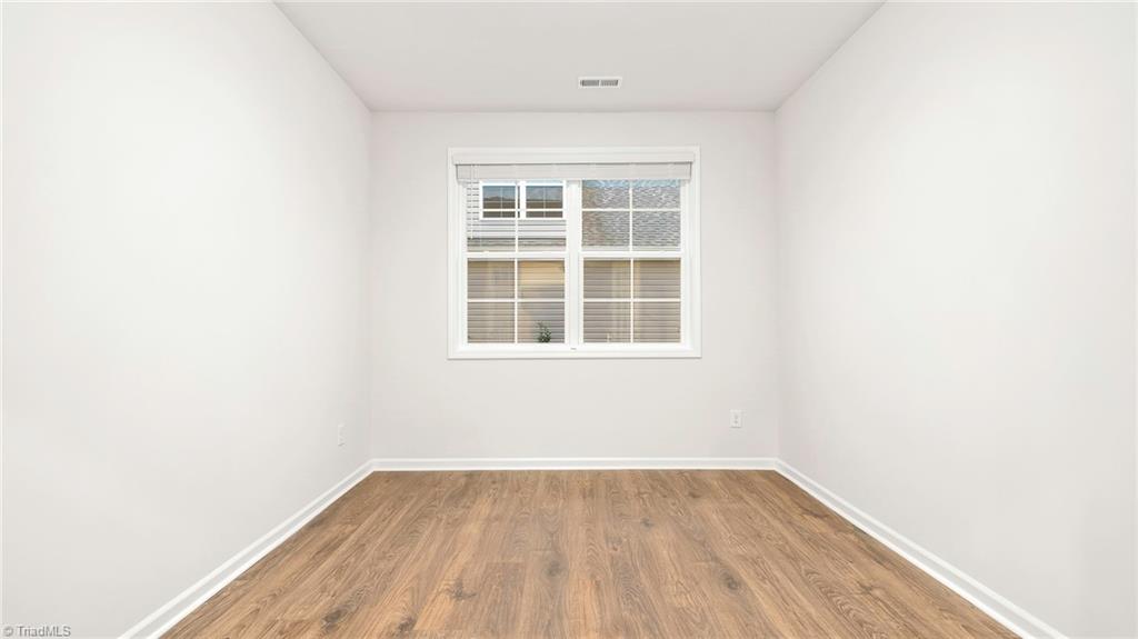 1668 Abberly Place Property Photo 5
