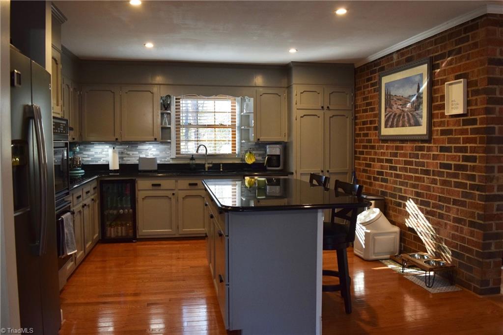 1249 Eton Avenue Property Photo 6
