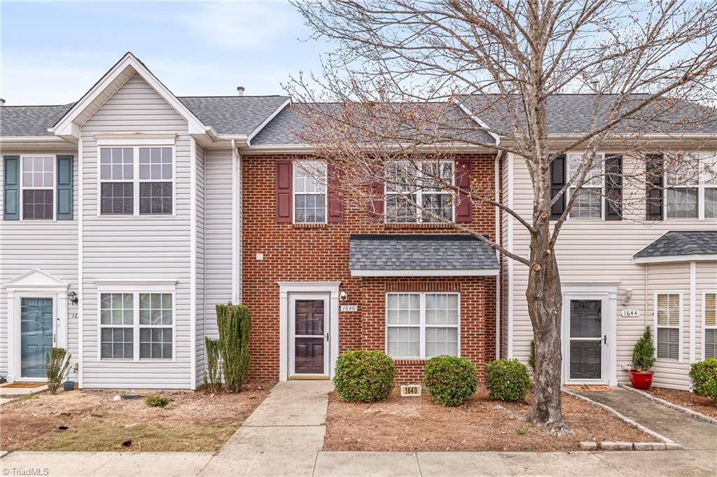 1640 Olivers Crossing Circle Property Photo 2