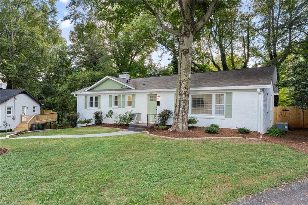 1366 Pinebluff Road Property Photo 2
