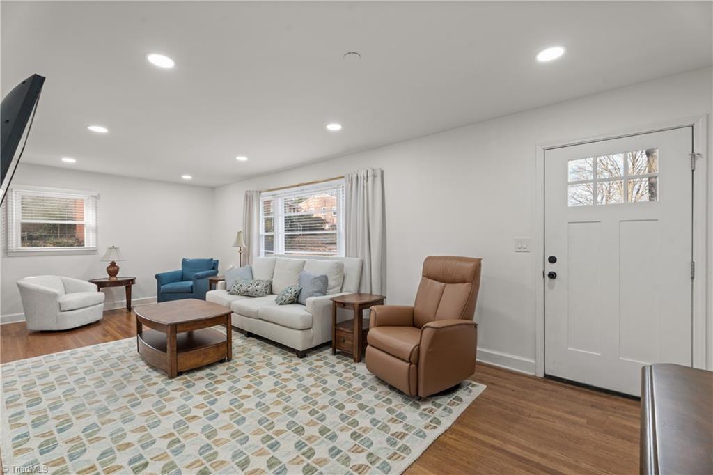 1366 Pinebluff Road Property Photo 4