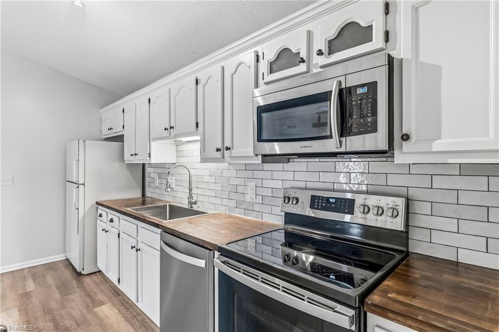 3701 Cotswold Terrace # 7m Property Photo 5