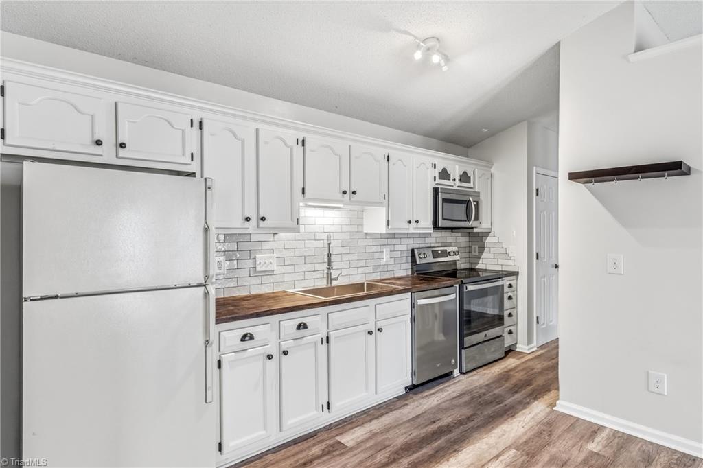 3701 Cotswold Terrace # 7m Property Photo 7