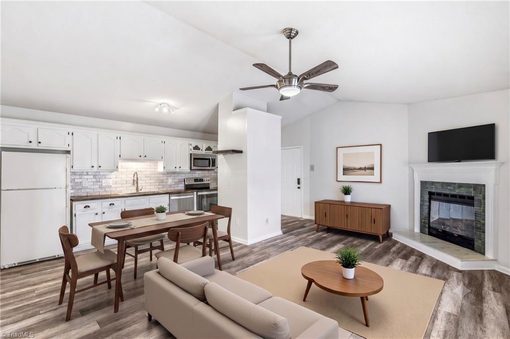 3701 Cotswold Terrace # 7m Property Photo 8