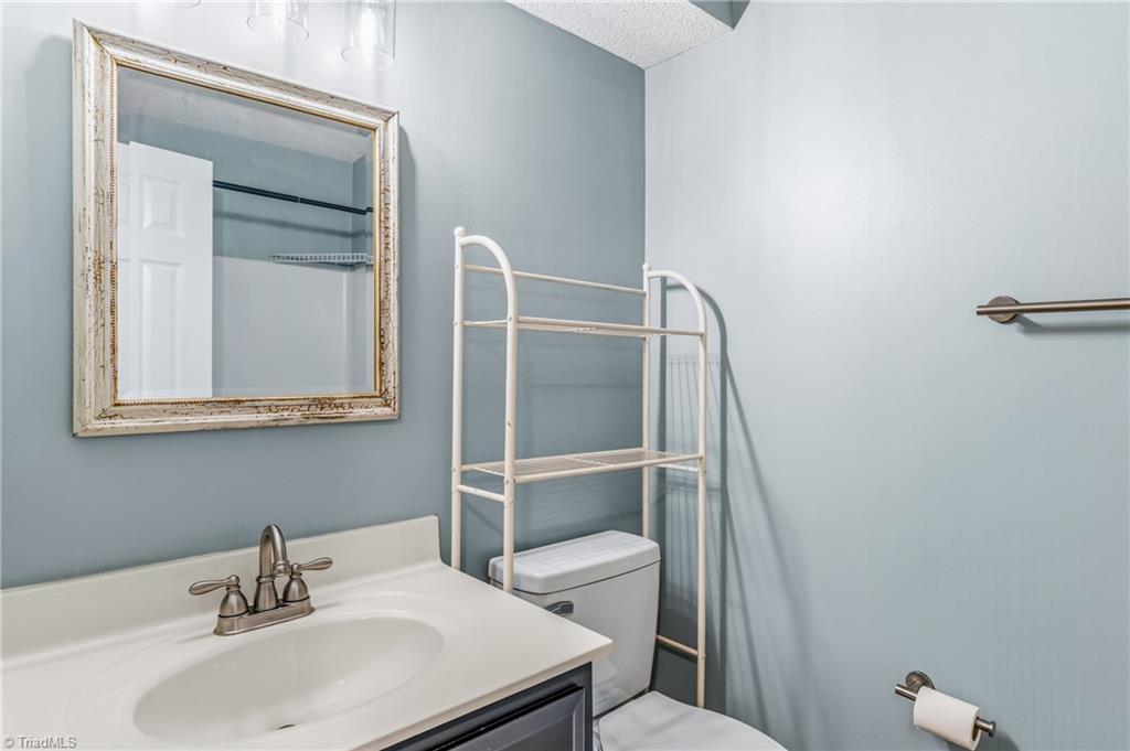 3701 Cotswold Terrace # 7m Property Photo 24