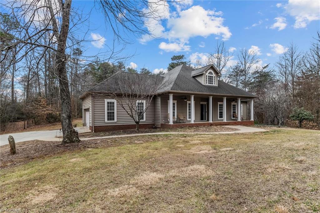 1096 Corner Road Property Photo 5