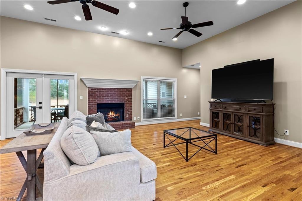 1096 Corner Road Property Photo 7