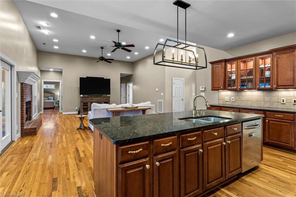 1096 Corner Road Property Photo 14