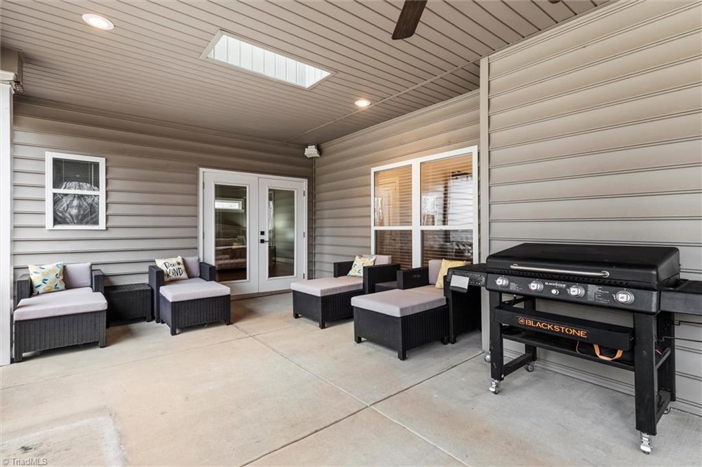 1096 Corner Road Property Photo 23