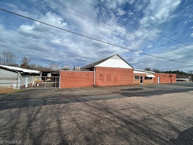 203 E 29th Street Property Photo 1