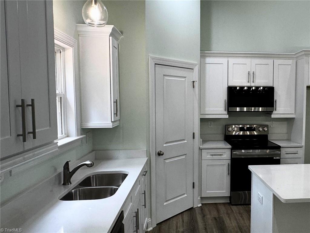 607 Kendall Street Property Photo 6