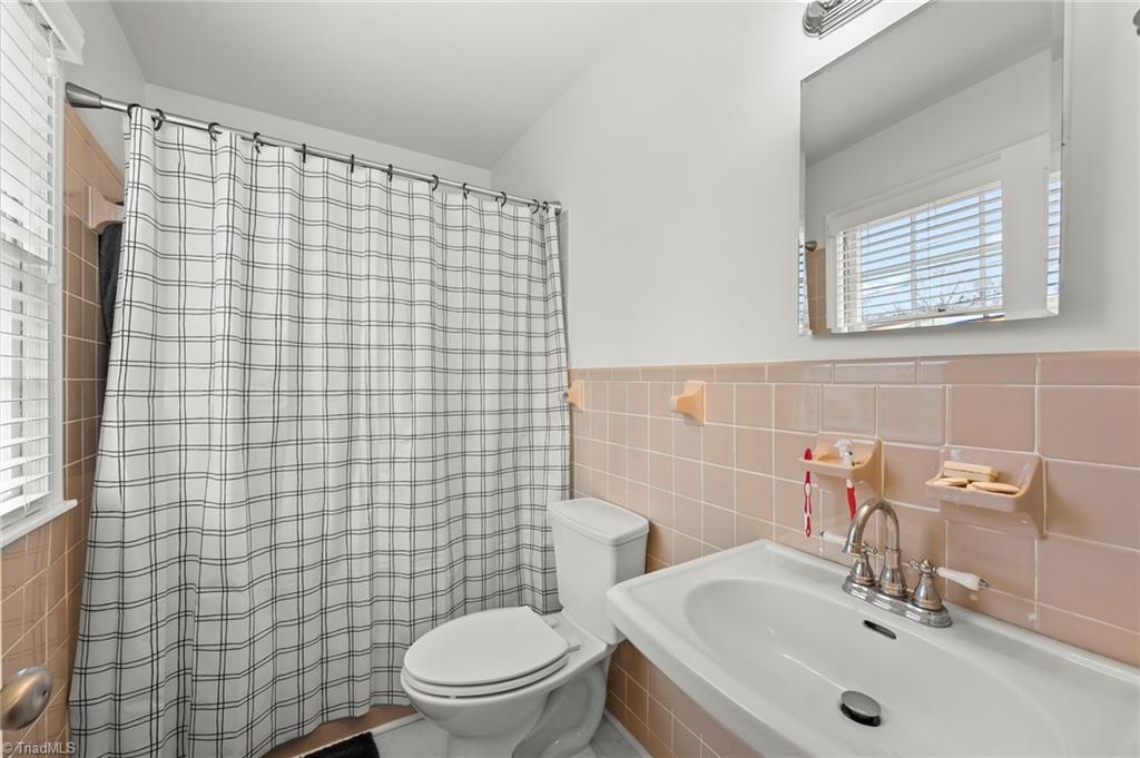2750 Maplewood Avenue Property Photo 15
