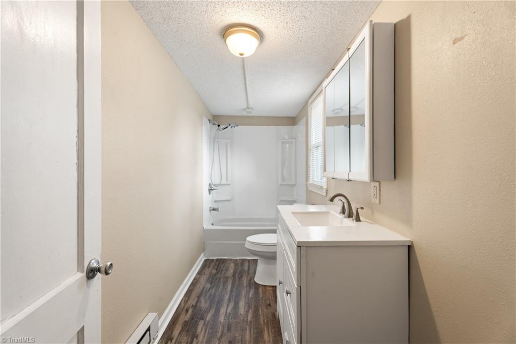 521 E 1st Street Property Photo 12