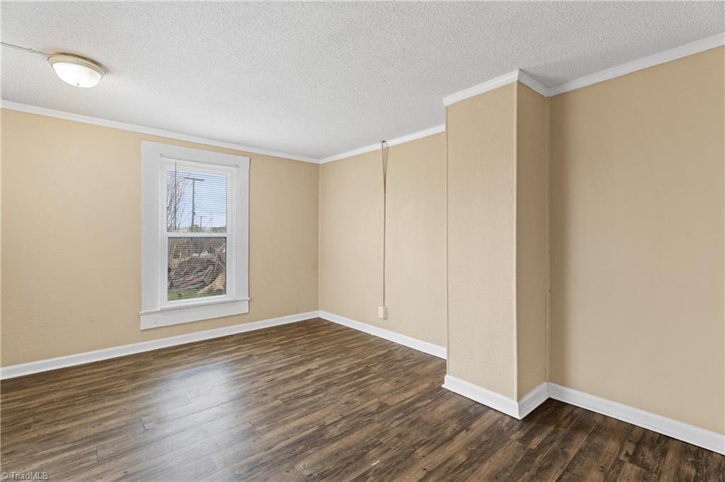 521 E 1st Street Property Photo 13