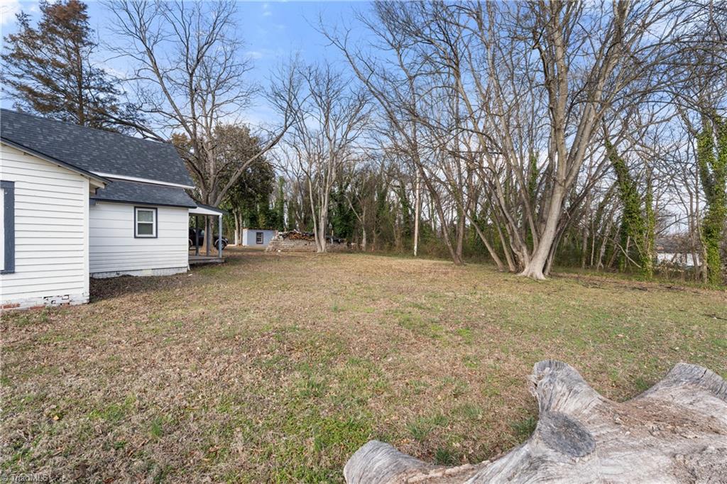 521 E 1st Street Property Photo 20