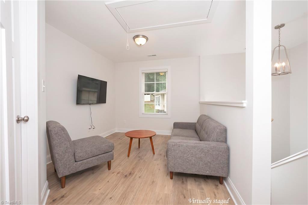 2901 Weisner Court Property Photo 6