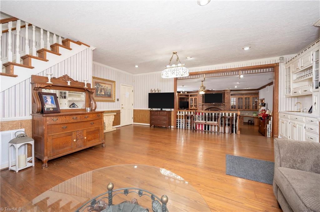 301 Virginia Drive Property Photo 7