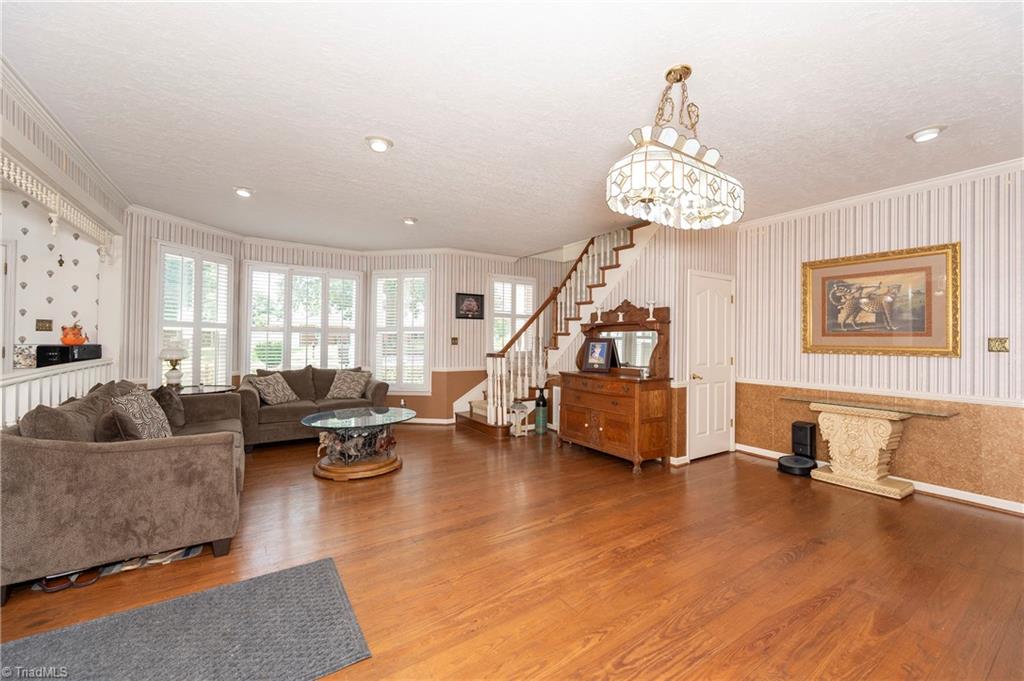 301 Virginia Drive Property Photo 8