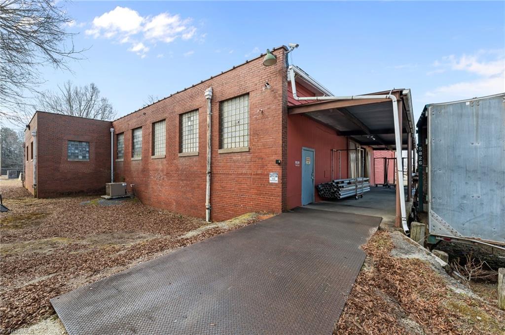312 Luther Avenue Property Photo 46