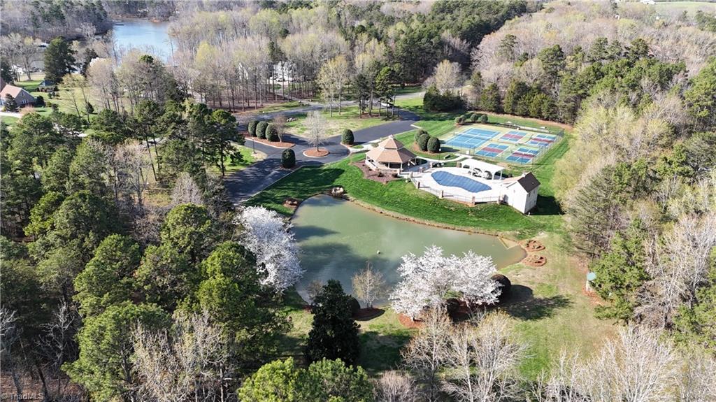 162 Houston's Hideaway Property Photo 3