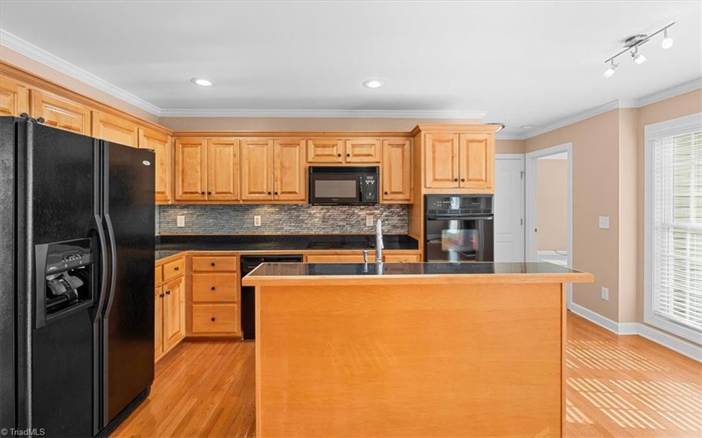 4528 Springbrook Drive Property Photo 9