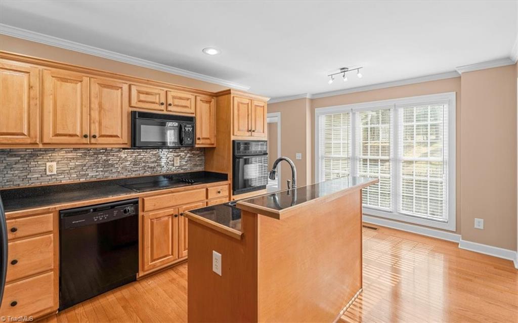 4528 Springbrook Drive Property Photo 12